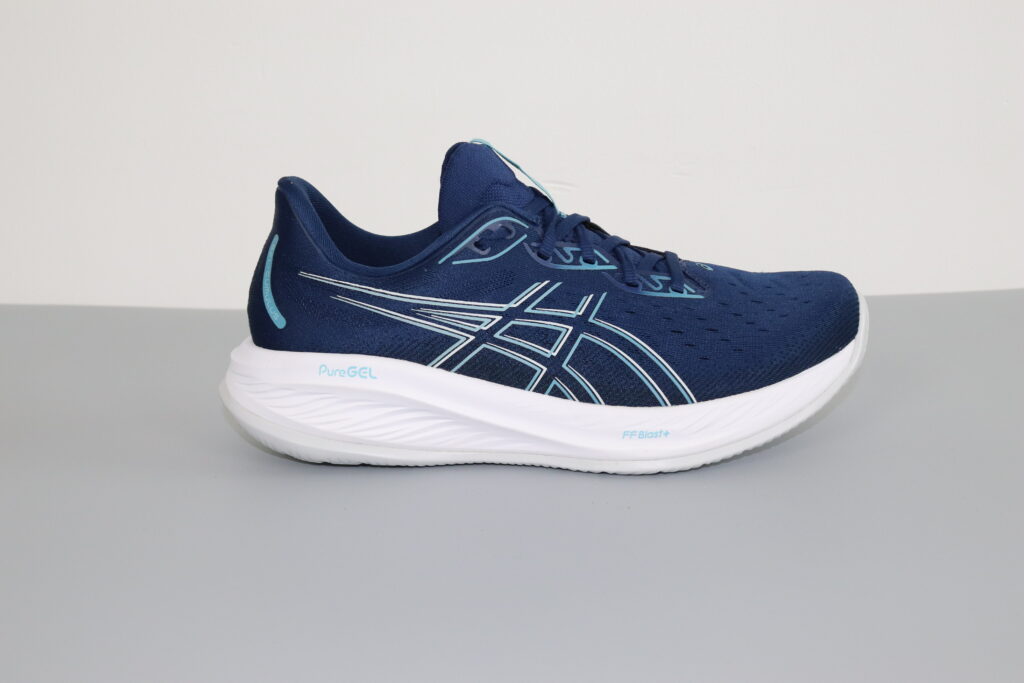 Picture of the Asics gel cumulus 26 from the side