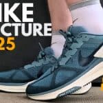 Cover photo of the nike structure 25 in blue/navy with the caption max stabiltiy