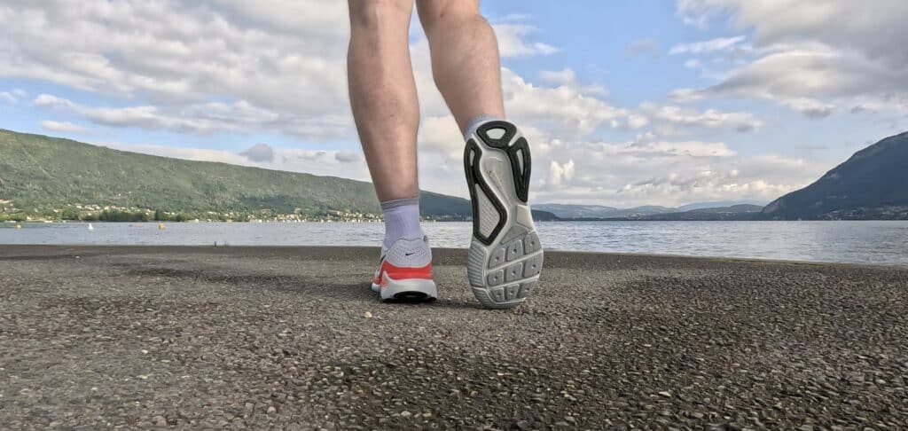 Photo of the new outsole on the Nike Structure 26