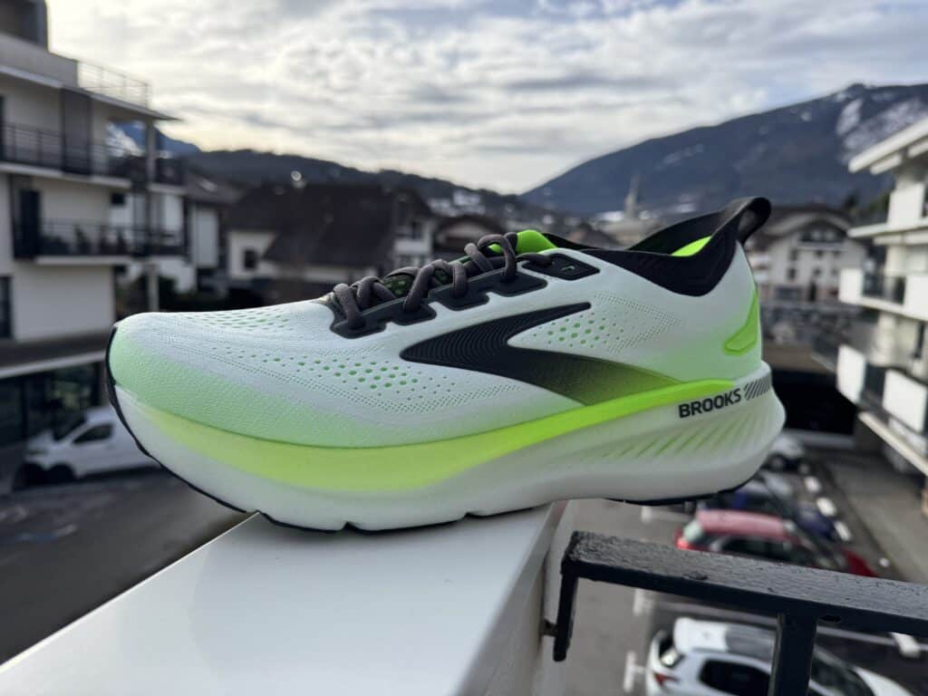 Photo of the lateral side of the Brooks Glycerin GTS 23