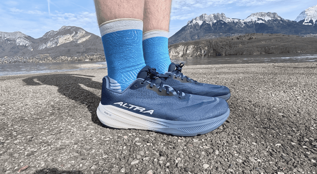Photo of the Altra Experience Flow 3 from the side