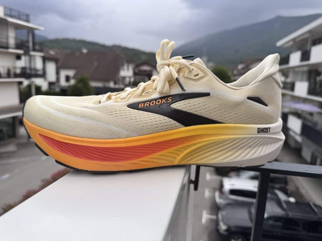 Photo of the Brooks Ghost 18 from the side